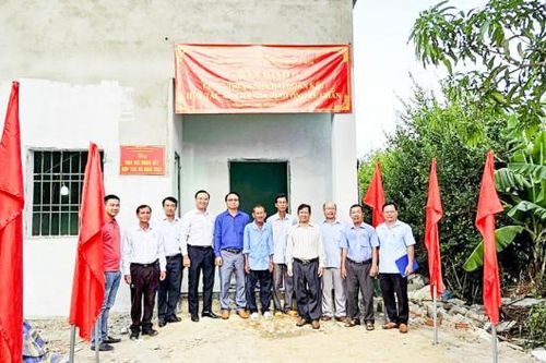 Liên minh hợp tác xã tỉnh Khánh Hòa: Trao nhà đại đoàn kết cho thành viên khó khăn