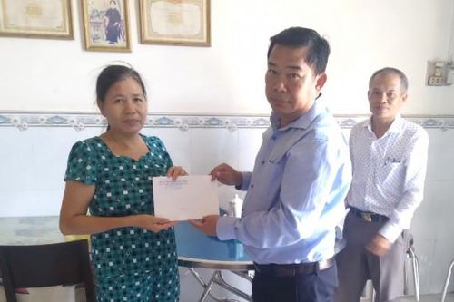 Thăm hỏi, động viên gia đình các nạn nhân chết do tai nạn lao động