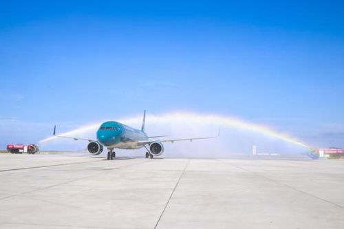 Đón chuyến bay thứ 300.000 qua sân bay Cam Ranh