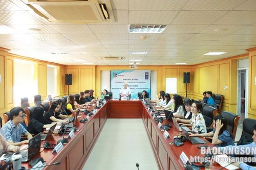 35 phóng viên, biên tập viên tham gia bồi dưỡng 'Kỹ năng đưa tin về nhóm dễ bị tổn thương'