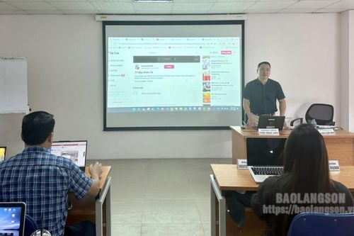 Gần 40 phóng viên, biên tập viên được tập huấn kỹ năng làm báo đa nền tảng