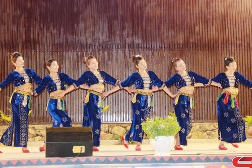 Phát huy giá trị văn hóa truyền thống gắn với phát triển du lịch