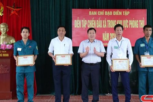 Diễn tập chiến đấu xã Chiềng Đông và thị trấn Yên Châu trong khu vực phòng thủ năm 2024