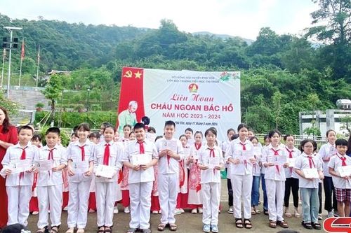 Trên 92% số học sinh Trường tiểu học thị trấn Phù Yên đạt danh hiệu Cháu ngoan Bác Hồ