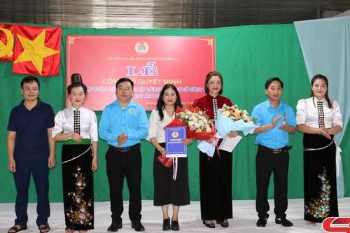 Thành lập Công đoàn cơ sở Công ty CP may Ánh Dương Mường La