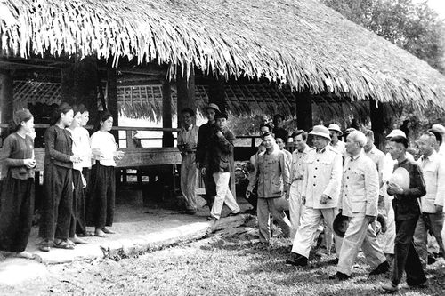 Tuyên Quang in dấu chân Người