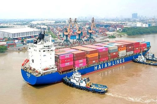Xếp dỡ Hải An (HAH): Hợp tác đầu tư tàu container mới, tăng cường các tuyến nội địa