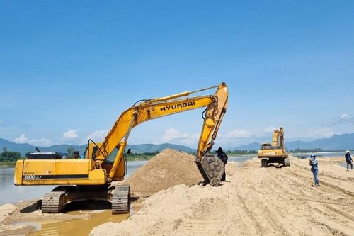 Khẩn trương giải quyết các thủ tục giao mỏ cát theo cơ chế đặc thù