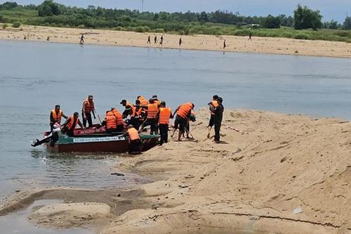 Phú Yên: Tìm thấy thi thể nạn nhân cuối cùng trong vụ lật xuồng trên sông Ba