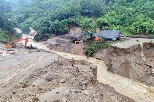 Mưa lớn gây ngập lụt, chia cắt nhiều tuyến đường tại Yên Bái