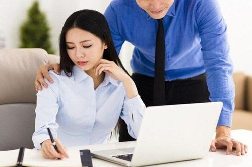 Vợ lấy tôi vì muốn thăng tiến, cặp bồ với sếp cũng để thăng tiến