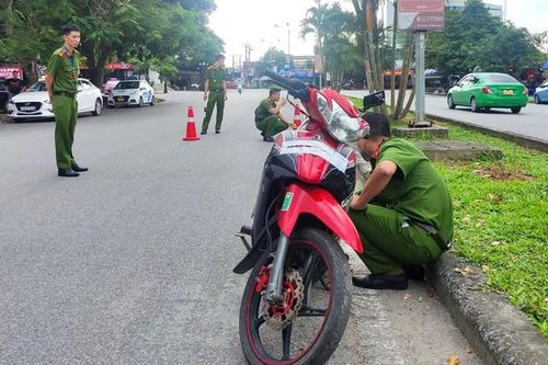 Bà ngoại bị khởi tố vì giao phương tiện cho cháu vị thành niên gây tai nạn giao thông