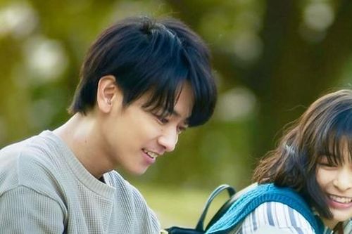 Tháng Tư, Ngày Em Đến: Tình yêu đẹp như vậy, cớ sao bạn cứ mãi ngại ngần?