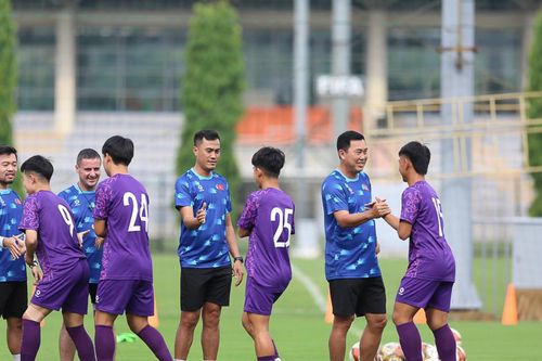 HLV Hứa Hiền Vinh chia sẻ mục tiêu phát triển U19 Việt Nam