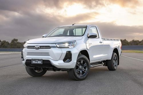 Toyota tiết lộ kế hoạch sản xuất Hilux thuần điện