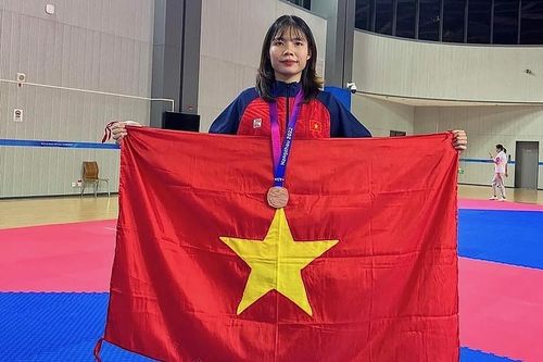 Bạc Thị Khiêm giành HCV châu Á cho tuyển taekwondo Việt Nam