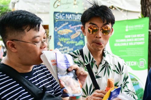 Chờ 20 phút ăn bánh mì Pew Pew, Huynh Hoa tại Lễ hội Bánh mì TP.HCM