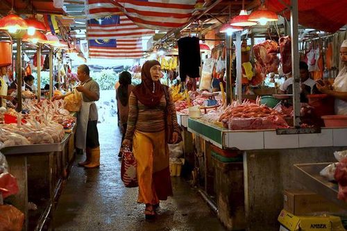 Kinh tế Malaysia tăng trưởng nhanh hơn dự kiến