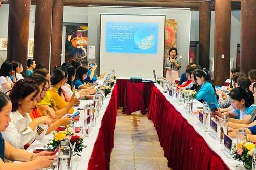Nâng cao vai trò phụ nữ Thủ đô trong ứng dụng công nghệ