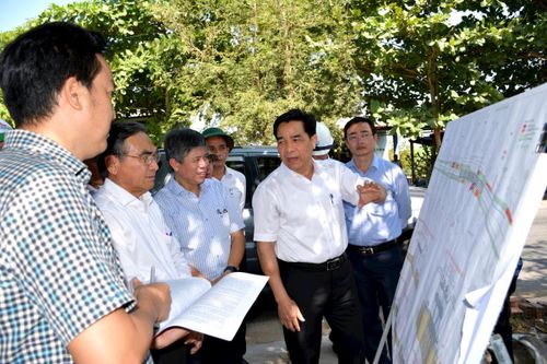 Cần khắc phục tình trạng bàn giao mặt bằng kiểu 'da beo'