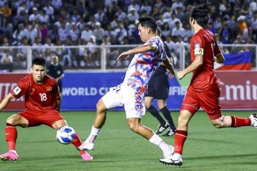Nhập tịch loạt cầu thủ đắt giá, Philippines vượt mặt tuyển Việt Nam