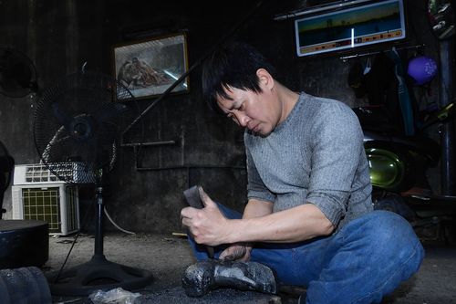Biến than đá thành đồ mỹ nghệ độc nhất vô nhị