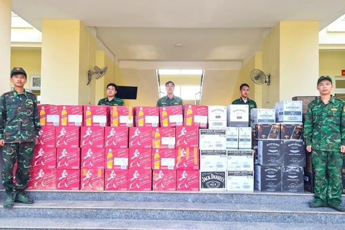 Đồn Biên phòng Tân Thành thu giữ số lượng lớn rượu ngoại