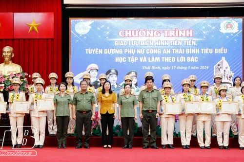 Phụ nữ Công an tỉnh Thái Bình tích cực học tập và làm theo lời Bác