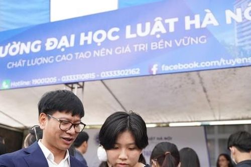 Điểm chuẩn trúng tuyển Trường ĐH Luật Hà Nội cao nhất 30/30 điểm