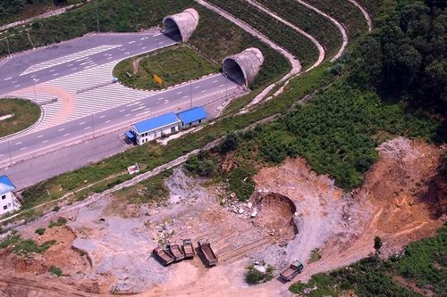 Tỉnh Thanh Hóa chỉ đạo xử lý vụ khai thác đất thải ở khu vực hầm Thung Thi cao tốc Bắc Nam