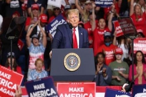 Ứng cử viên Donald Trump bị điều tra về những phát biểu với ngành dầu khí Mỹ