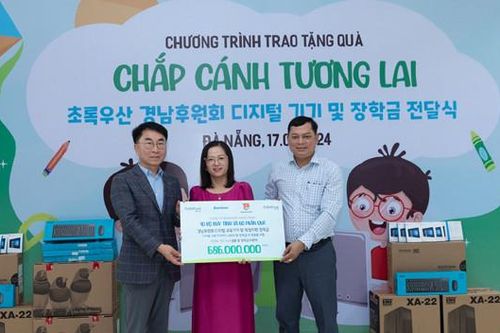 Công ty Bumhan tặng máy tính, trao học bổng cho học sinh Đà Nẵng