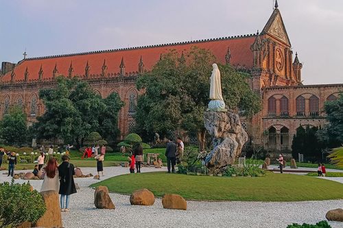 Đan viện cổ tuyệt đẹp ở Ninh Bình gây sốt, khách muốn tham quan phải 'canh' ngày