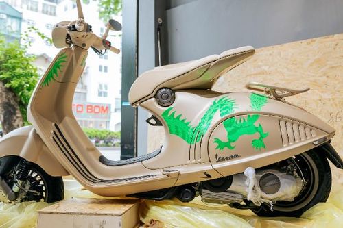 Xe tay ga Vespa 946 phiên bản rồng về Việt Nam đội giá 245 triệu đồng