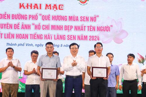 Huyện Quỳnh Lưu và Quế Phong giành giải Nhất Liên hoan Tiếng hát Làng Sen năm 2024