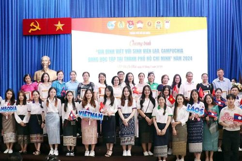 Ấm áp gia đình thứ 2 của sinh viên Lào, Campuchia học tập tại TP Hồ Chí Minh
