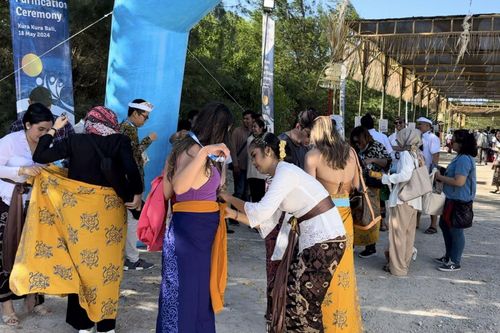 Lễ Melukat của người Hindu Bali kêu gọi bảo vệ nguồn nước