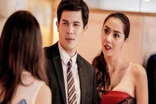 Vào ngày cưới, vợ cũ dắt con đến trước cổng 'ăn vạ', không còn cách nào khác tôi phải nói ra sự thật làm cô dâu sợ hãi bỏ chạy