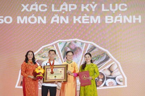 Xác lập kỷ lục 150 món ăn kèm bánh mì