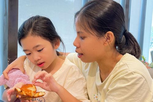 Bảo mẫu nhắn gửi xúc động tới bé Lavie, mong mỏi một điều
