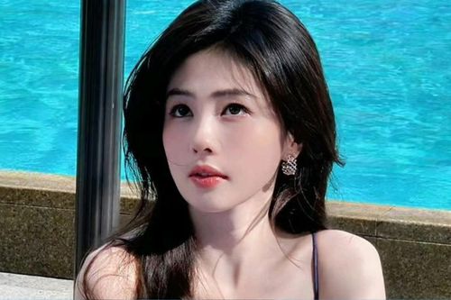 Bạch Lộc bất ngờ có 'chị em sinh đôi' trong Cbiz