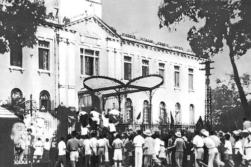 Ngày thành lập Mặt trận Việt Minh - Ngày sinh Chủ tịch Hồ Chí Minh