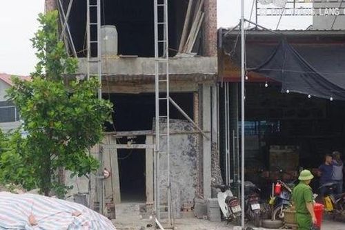 Tự chế thang máy, 7 người bị rơi