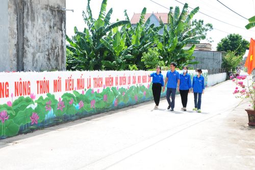 Soi mình vào tấm gương Bác Hồ