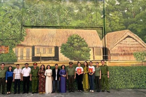 TP Hồ Chí Minh ra mắt bích họa 'Việt Nam tươi đẹp'
