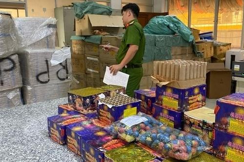 Triệt phá đường dây nhập lậu pháo nổ từ Campuchia về TP Hồ Chí Minh