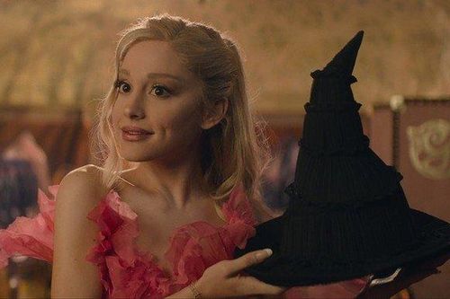 Ariana Grande gia nhập 'thế giới phép thuật' trong 'Wicked'
