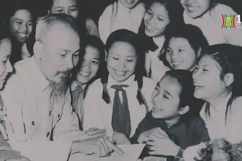 Triển lãm 'Hồ Chí Minh đẹp nhất tên Người'