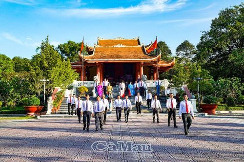 Nhân dân Cà Mau nhớ Bác Hồ