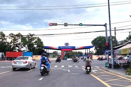 Gặp vạch kẻ đường mắt võng đi thế nào cho đúng?